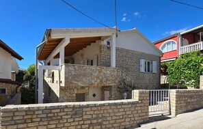 Exterior - 3 bedroom stunning home in Krusevo (Krusevo)