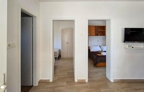 3 bedrooms, iron/ironing board, free WiFi, bed sheets - 3 bedroom stunning home in Krusevo (Krusevo)