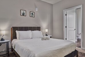 Desk, iron/ironing board, WiFi, bed sheets