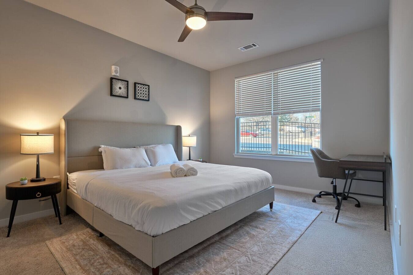 2 bedrooms, desk, iron/ironing board, WiFi