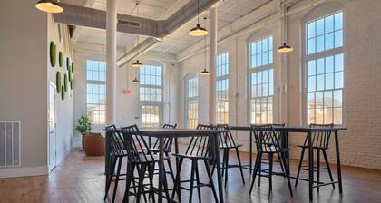 Stylish, Cozy 2BD Apt Near DT Clayton | Pool | Gym