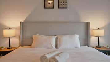 Desk, iron/ironing board, WiFi, bed sheets