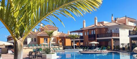 Piscine extérieure, piscine chauffée