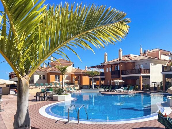 Outdoor pool, a heated pool