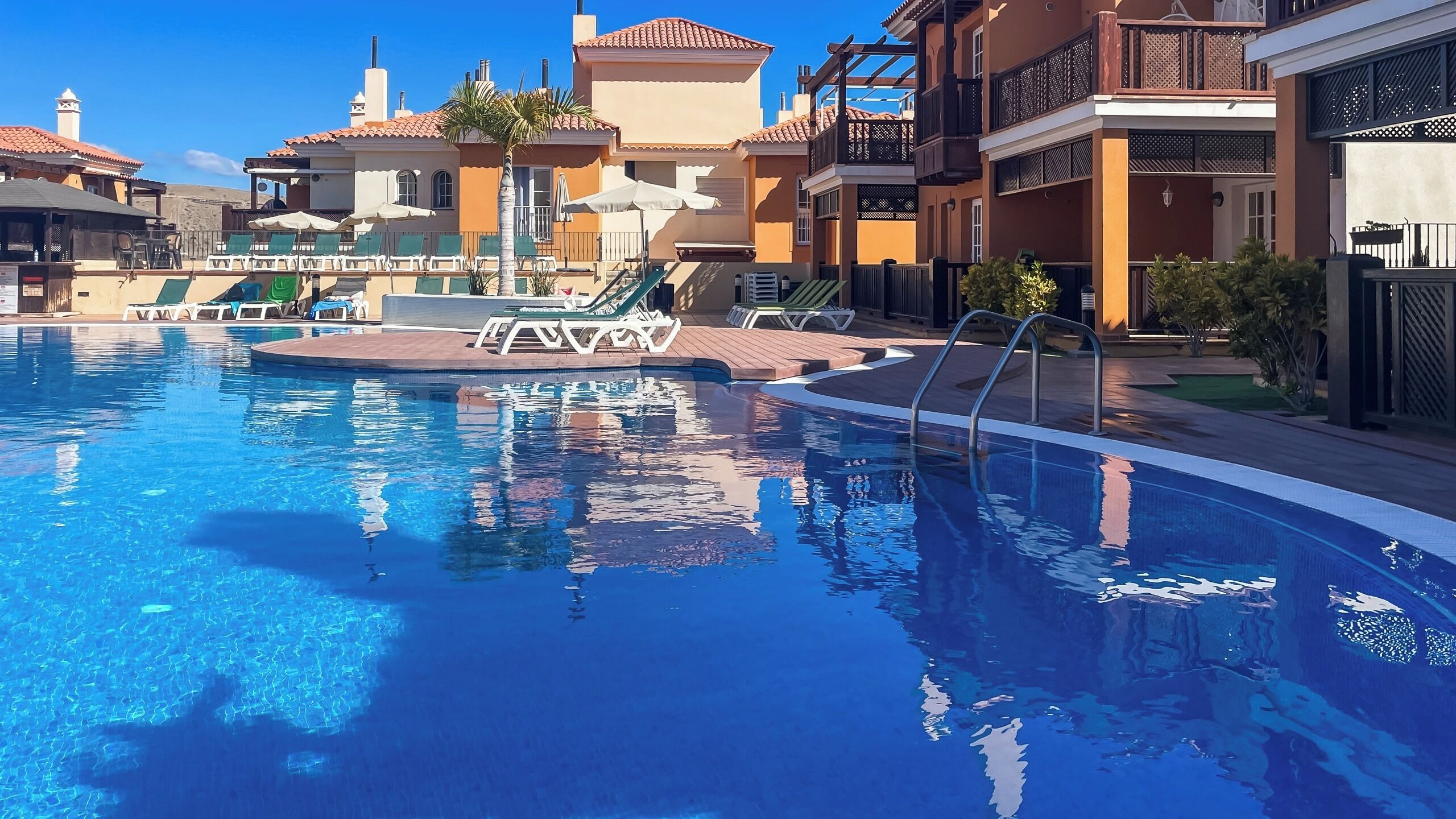 Piscine extérieure, piscine chauffée