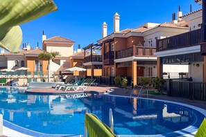 Piscina all'aperto, una piscina riscaldata