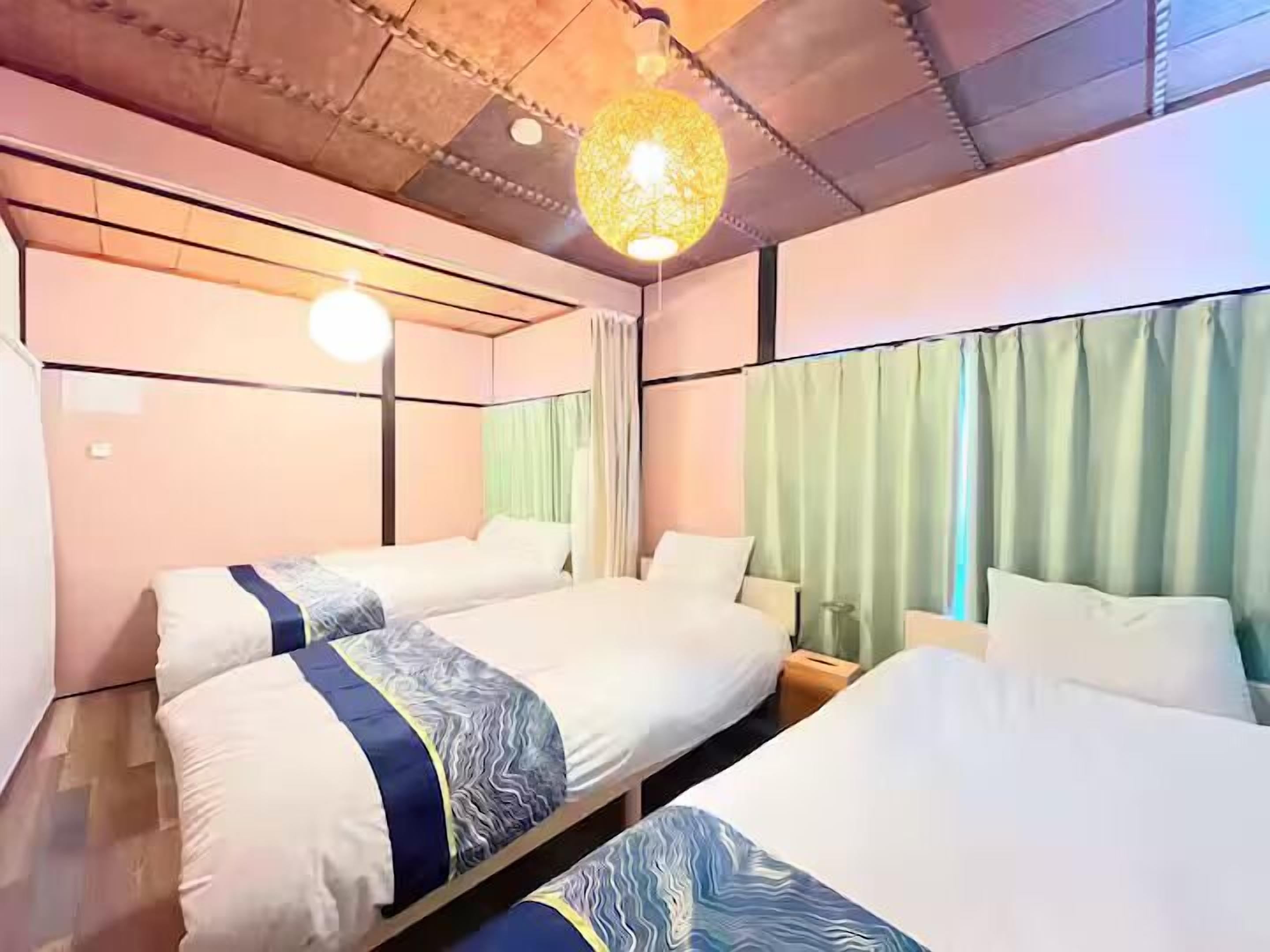 ベーシック ハウス | アイロン / アイロン台、WiFi (無料)、ベッドシーツ