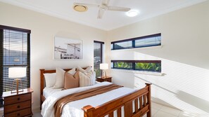 4 bedrooms, desk, iron/ironing board, free WiFi