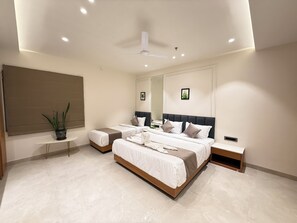 Superior Triple Room, Balcony | Soundproofing, free WiFi - Hotel vimlayatan (Ujjain)