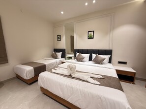 Superior Triple Room, Balcony | Soundproofing, free WiFi - Hotel vimlayatan (Ujjain)