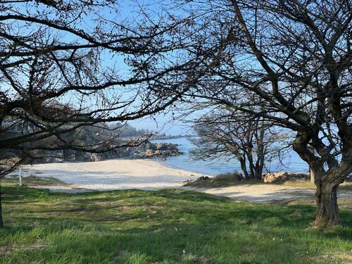 Cottage with a View- 5 min from beach