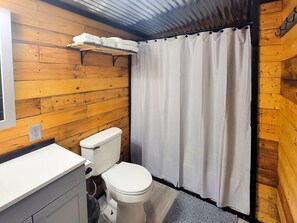 Hårtork och handdukar