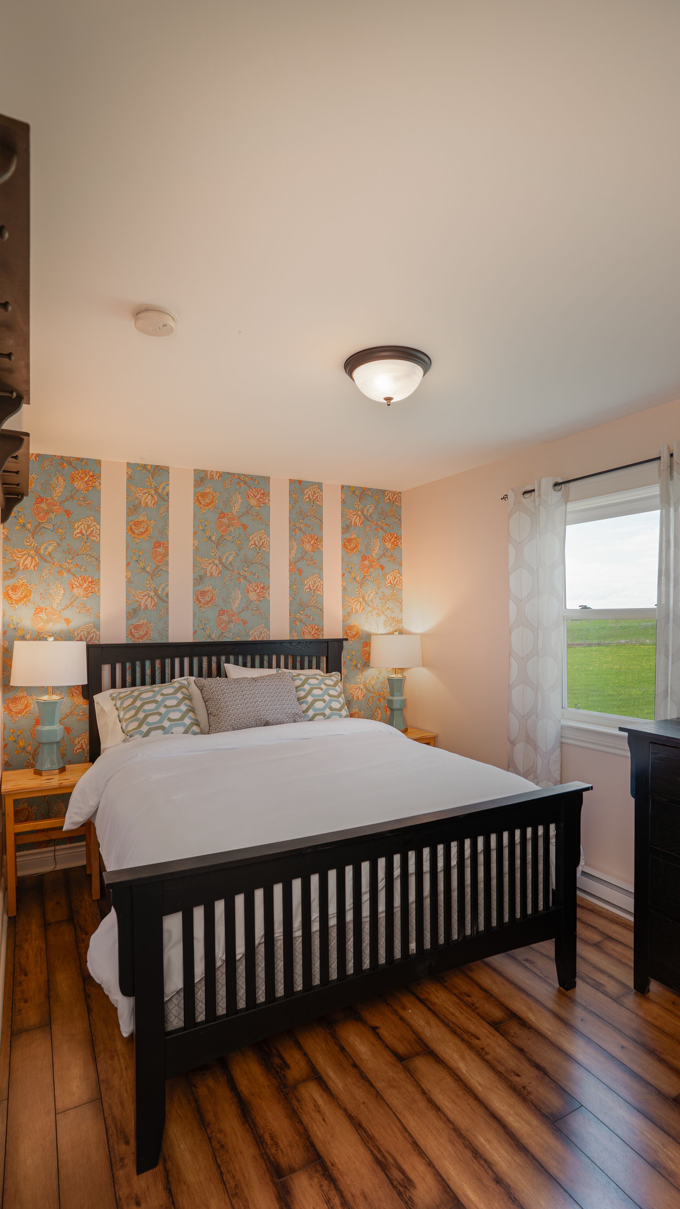 3 bedrooms, desk, travel cot, free WiFi