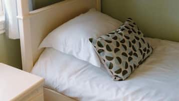 3 bedrooms, desk, travel cot, free WiFi