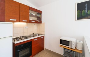 Kühlschrank, Ofen, Herdplatte