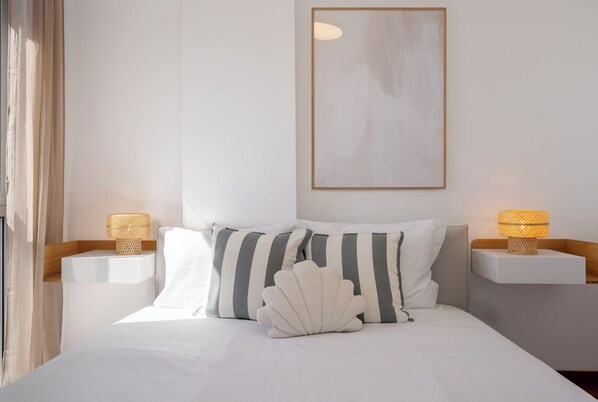 3 chambres, fer et planche à repasser, Wi-Fi, draps fournis