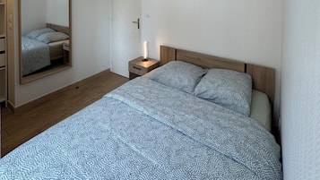 1 bedroom, iron/ironing board, travel crib, WiFi