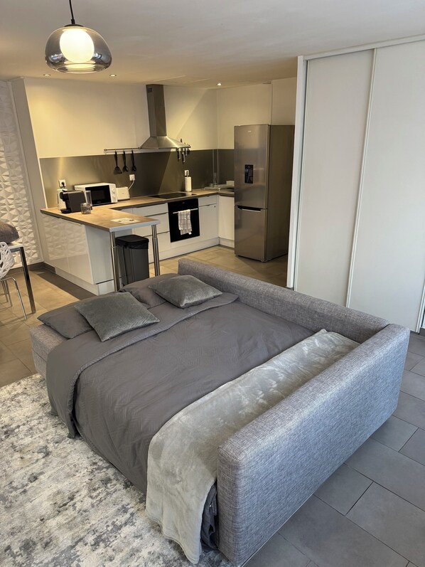 1 bedroom, iron/ironing board, travel crib, WiFi