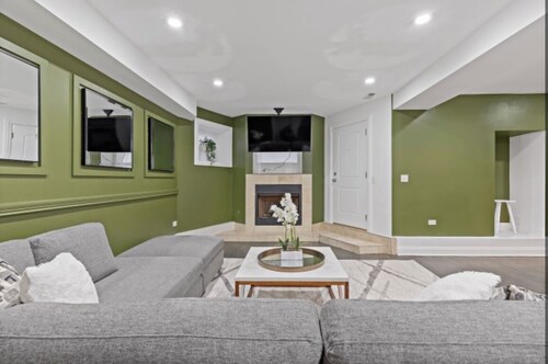 The Green Oasis- 4bdrm 3bath Condo- 11 mins from DTWN