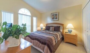 4 chambres, fer et planche à repasser, Wi-Fi, draps fournis