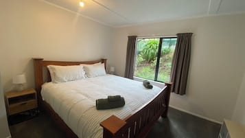 3 bedrooms, WiFi, bed sheets
