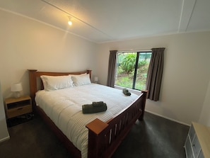 3 bedrooms, WiFi, bed sheets