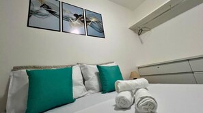 WiFi, bed sheets