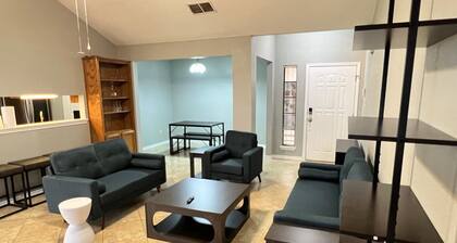 3 BEDROOMS 2 BATHS W/ LARGE BACK YARD & PET FRIENDLY IN CALALLEN!