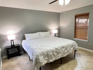 3 chambres, fer et planche à repasser, accès au Wi-Fi (inclus)