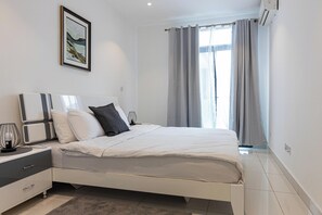 1 soverom, skrivebord, strykejern/-brett og wi-fi (inkludert)