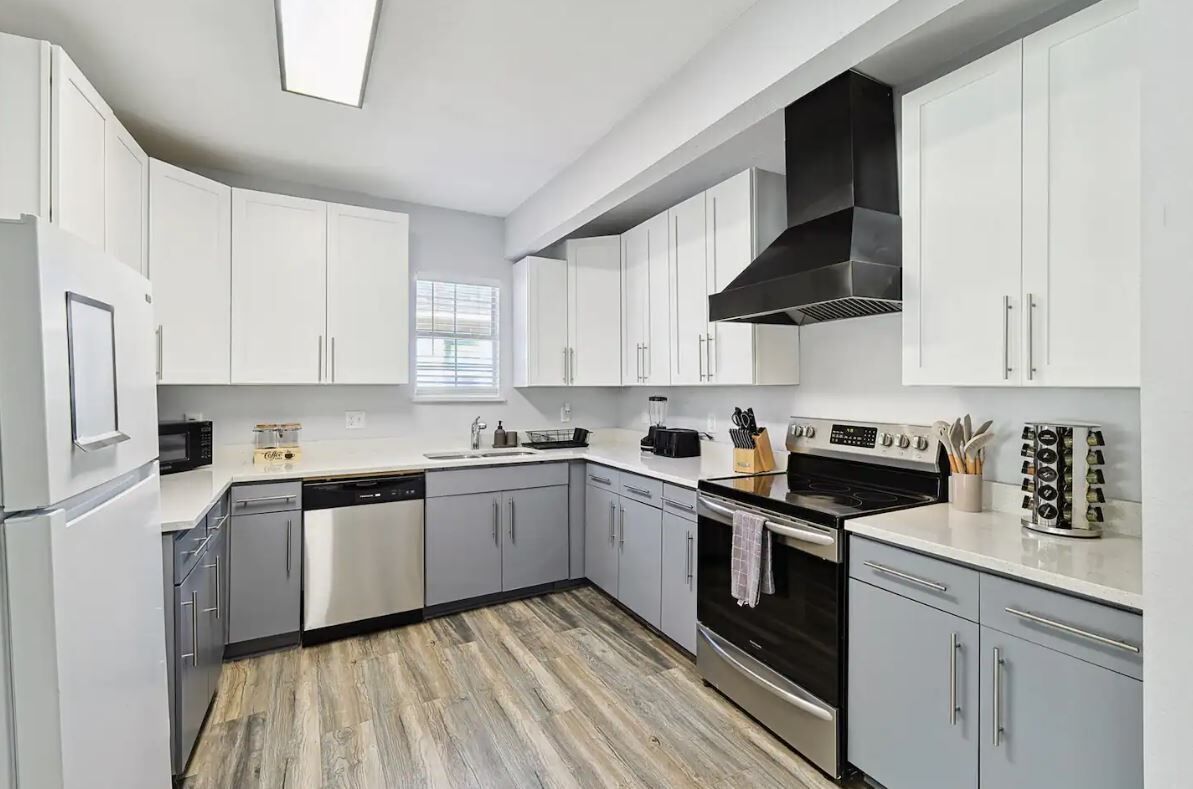 冰箱、微波炉、烤箱、炉灶