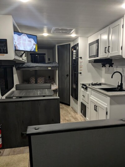 2024 keystone hideout travel trailer