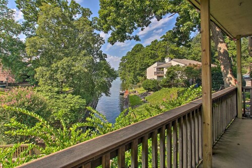 Hideaway Harbor on Lake Hamilton- Boat Access, Perfect Location in Town