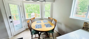 Spacious 4-bedroom house in South Anchorage on greenbelt, lots of wild life.