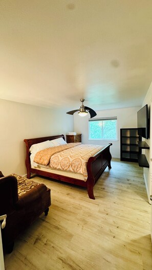 4 室のベッドルーム、WiFi、ベッドシーツ