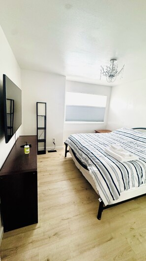 4 bedrooms, WiFi, bed sheets
