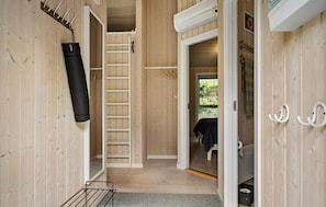 3 bedrooms, travel cot, free WiFi