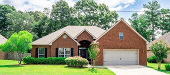 Cozy Retreat | Patio, Big Kitchen & Fishing Nearby