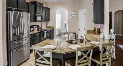Cozy Retreat | Patio, Big Kitchen & Fishing Nearby