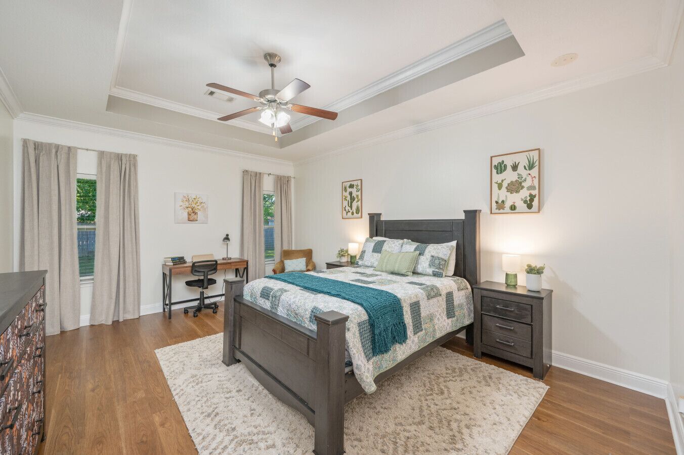 4 habitaciones, escritorio, tabla de planchar con plancha y wifi gratis 