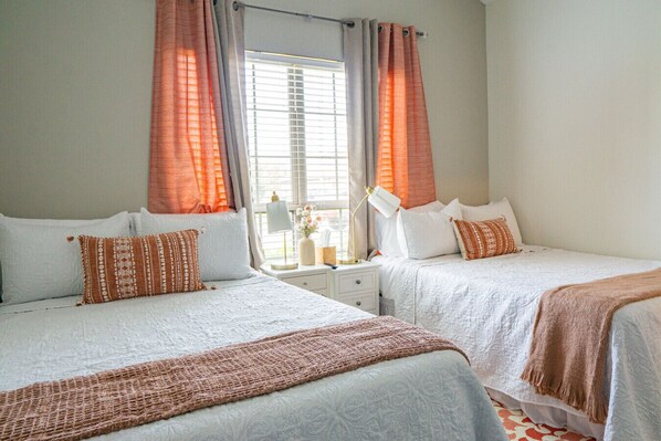 4 bedrooms, desk, iron/ironing board, free WiFi