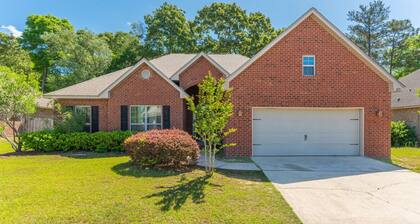 Cozy Retreat | Patio, Big Kitchen & Fishing Nearby
