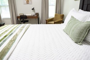 4 Schlafzimmer, Schreibtisch, Bügeleisen/Bügelbrett, kostenloses WLAN