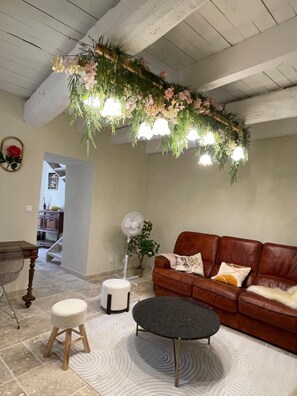 Living area - Charming house in bloom sleeps five (Ventenac-en-Minervois)