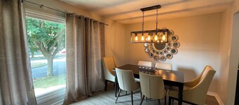 Spacious 3-bedroom house, 5 min to attractions!