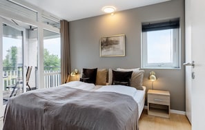 2 bedrooms, travel cot, free WiFi