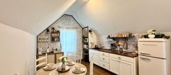 Serene Country Loft | Sleeps 5