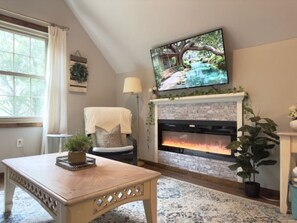 Smart-TV, Kamin, Arbeitsbereiche