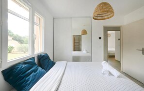 3 室のベッドルーム、WiFi (無料)