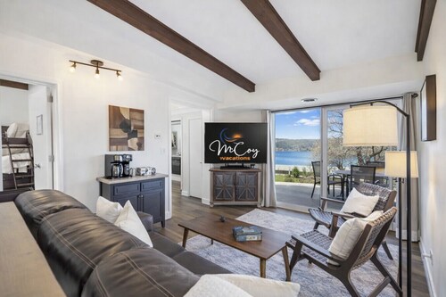 Lakeview Getaway at Kimberling Crossing